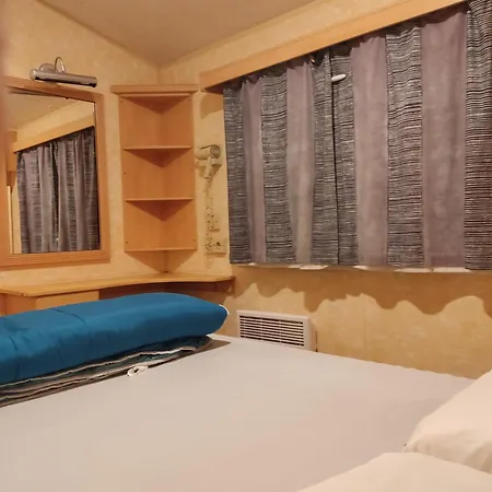 Mobill- 8 Personnes 2 Salles De Bain 2 Wc مكان تخييم *