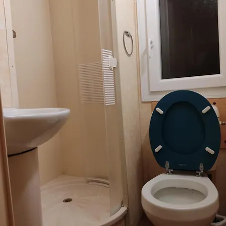 Mobill- 8 Personnes 2 Salles De Bain 2 Wc *