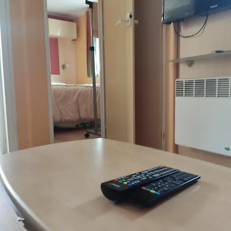 Mobill- 8 Personnes 2 Salles De Bain 2 Wc